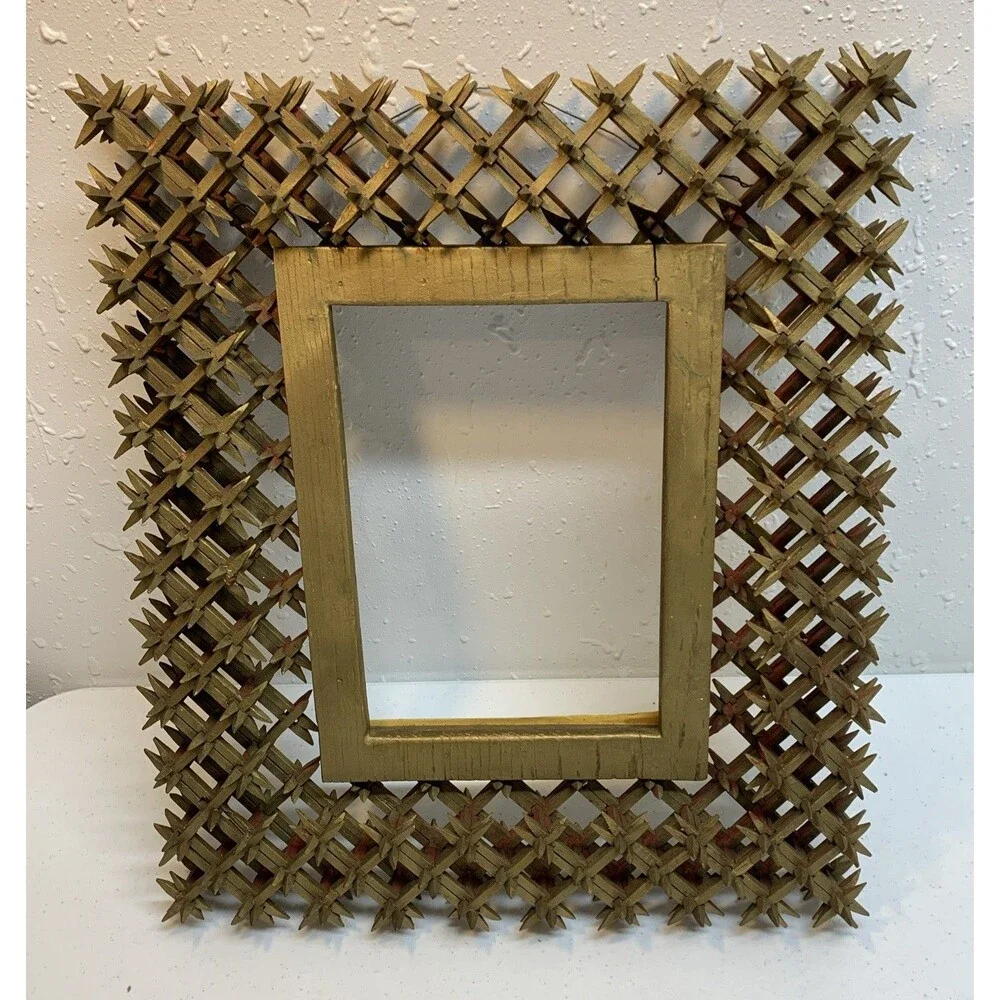 Rare Vintage Tramp Folk Art Crown of Thorns Picture Frame
